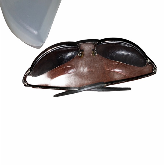 Ray ban sunglasses with rubber handle for comfort - Picture 4 of 4